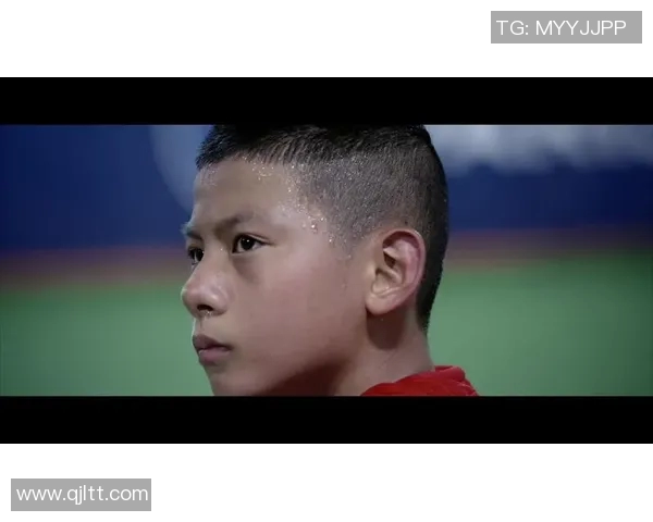 谢鹏飞：从青涩少年到足球明星的成长之路与奋斗历程